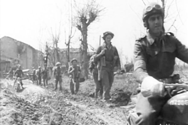 Cotignola, 10 aprile 1945. Truppe neozelandesi in Via Peschiera.
