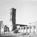 I resti della chiesa distrutta dai bombardamenti